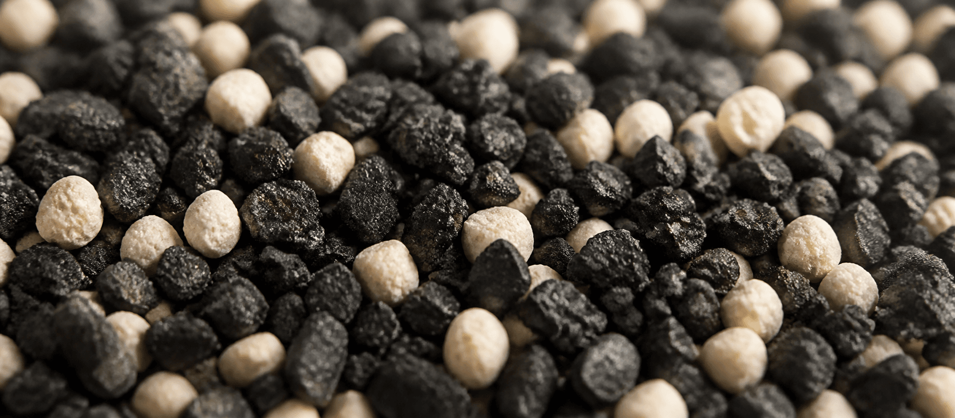 Activated carbon granules blended with pale cat litter