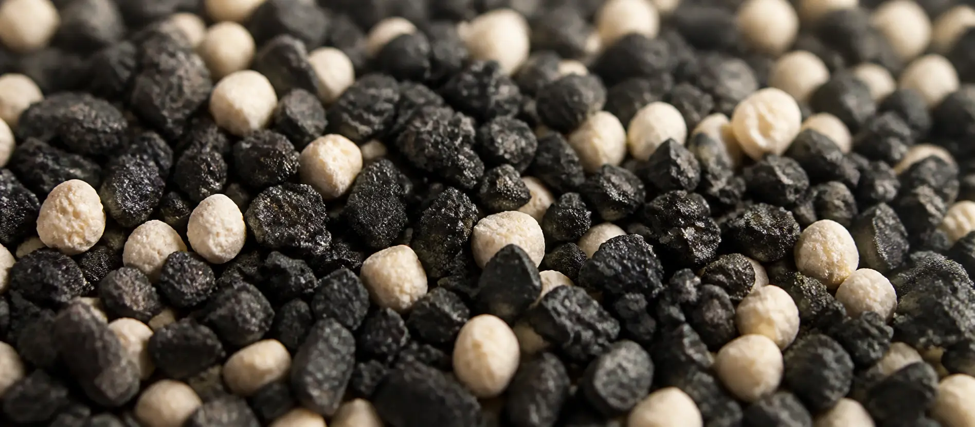 Activated carbon granules blended with pale cat litter